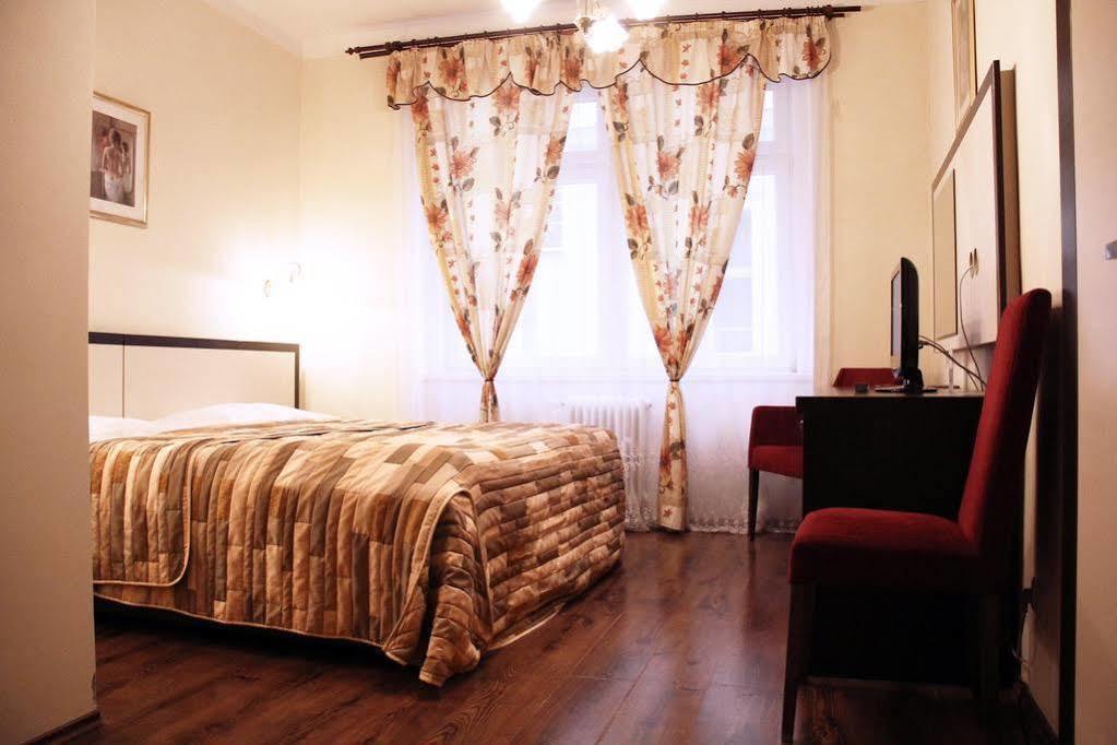 Zlaty Sloup Hotel Karlovy Vary Kültér fotó